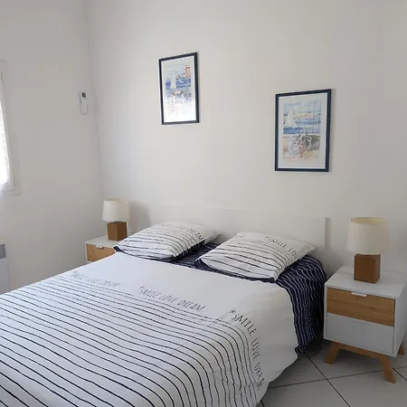 Hébergement de vacances Maison De Climatisée 600m De La Cour Privative Et Parking